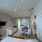 Apartment Studio Apartment *